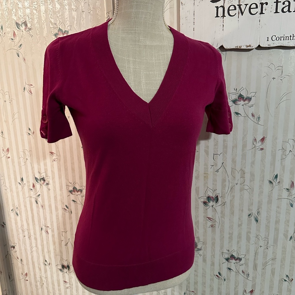 Ann Taylor Short Sleeve Lightweight sweater fuchsia small petite